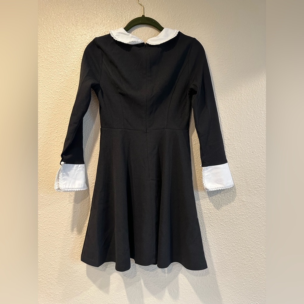 Wednesday Addams Family Costume Size XS Spirit Halloween - Picture 3 of 4